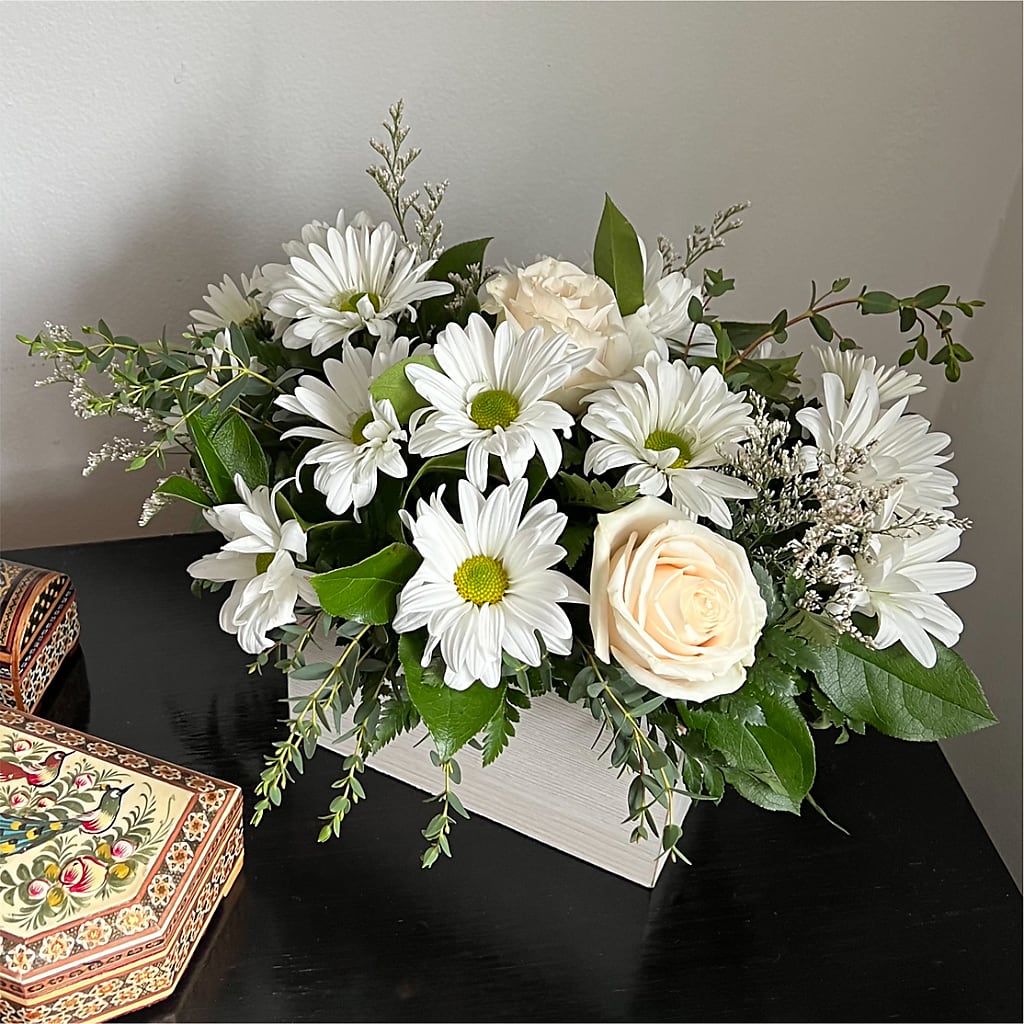 Fresh Linen Box Bouquet –  Sunflowershop Llc, Orlando FL