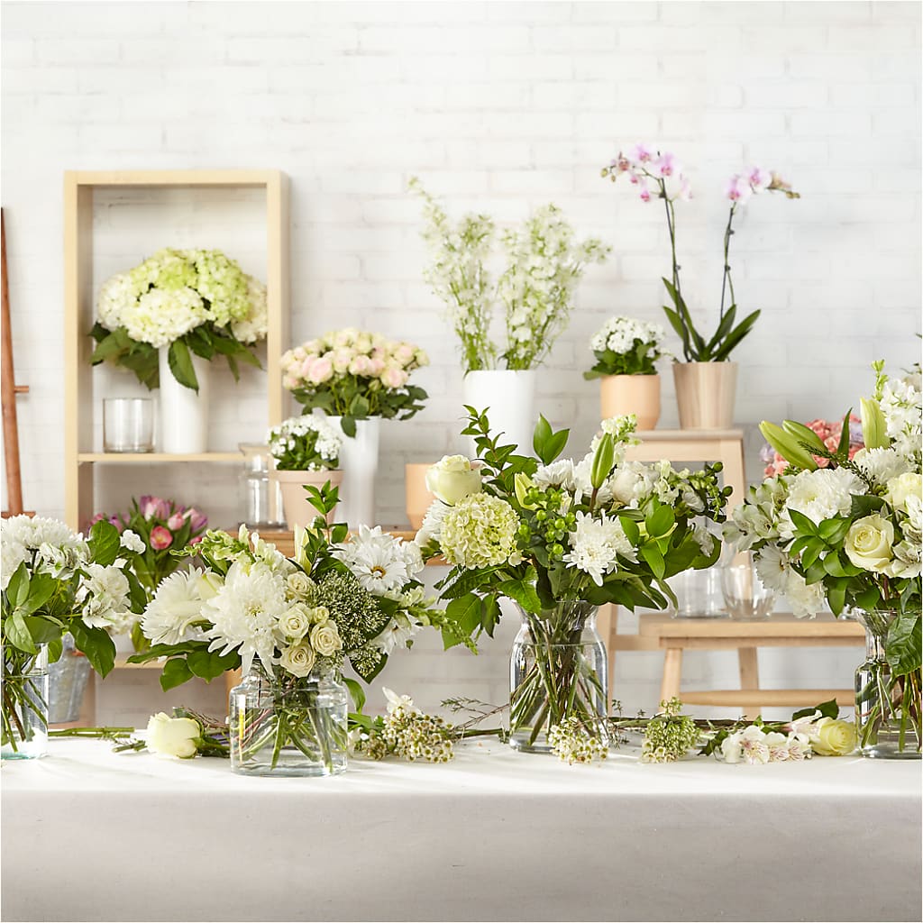 Classic Ivory – A Florist Original –  Sunflowershop Llc, Orlando FL