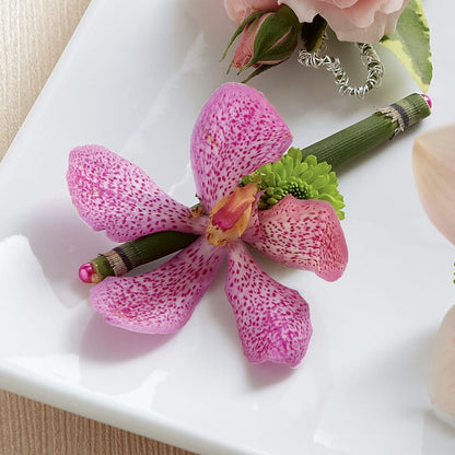 Pink Mokara Boutonniere –  Sunflowershop Llc, Orlando FL